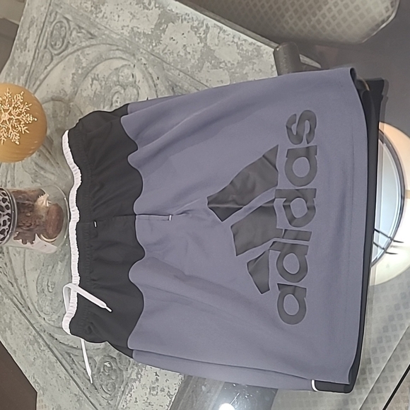 ADIDAS Large Logo 9.5" Performance Block Color L Shorts - Picture 3 of 5